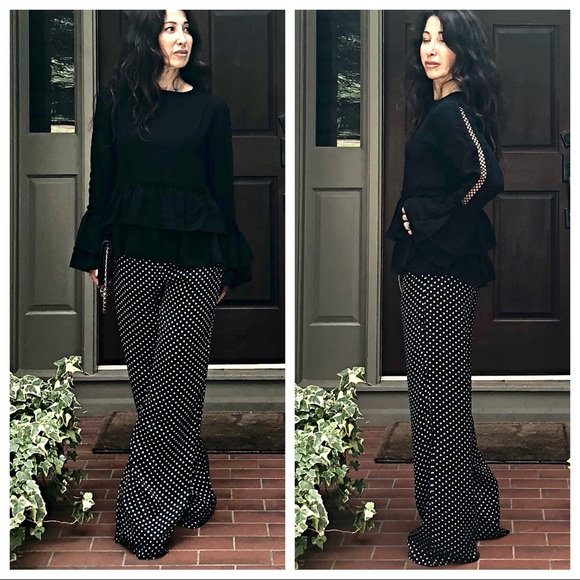 ✨LAST ONE ✨PARIS Black bell layered sleeves top - Picture 4 of 8